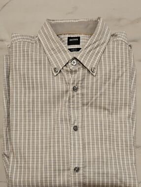 BOSS Men's Beige and White Plaid Casual Button-Down Shirt